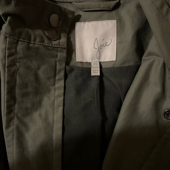 Like new Joie lightweight rain/spring coat. Worn once, excellent condition! - Picture 2 of 2